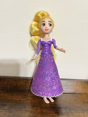 Hasbro Rapunzel Tangled Spin And Style Kids Toy Spinning Doll